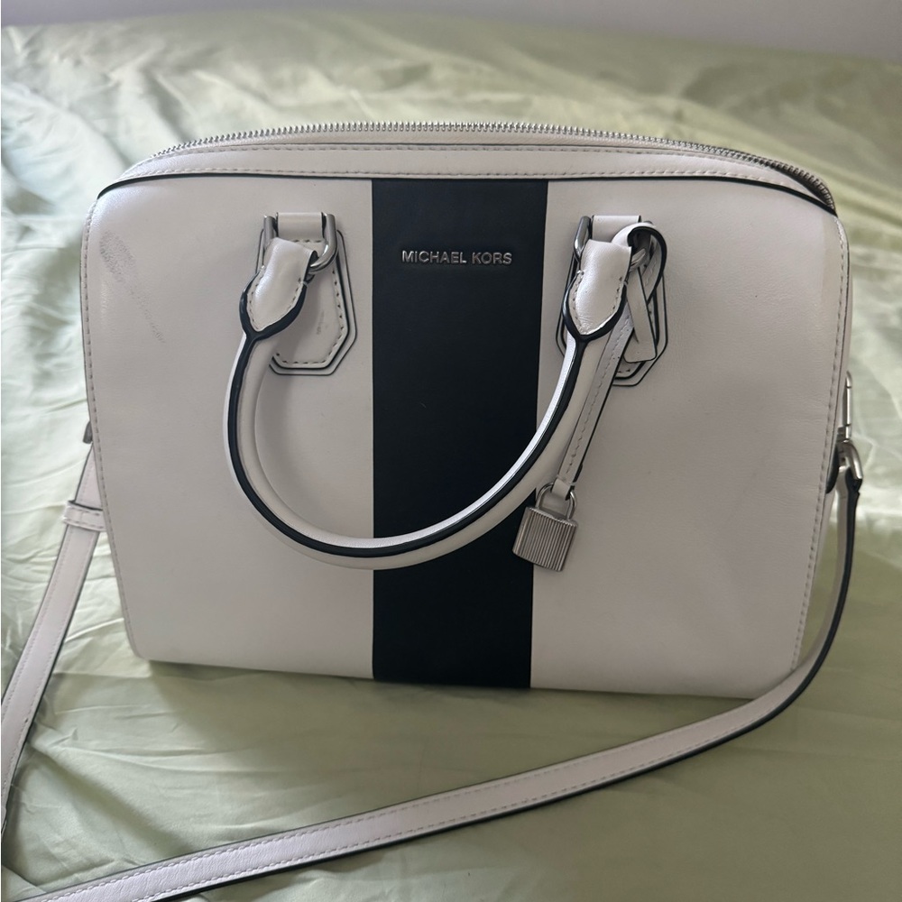 Micheal Kors Purse